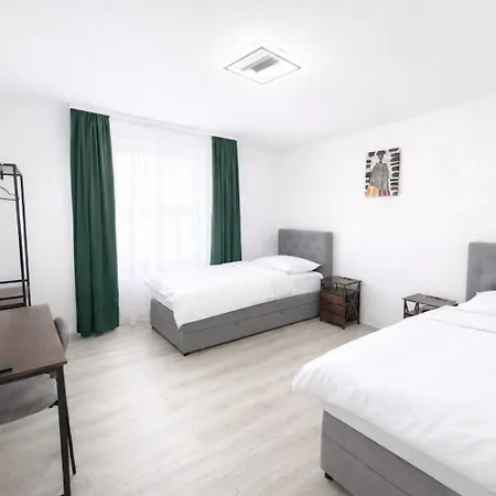 Sk Apartments-modern In Apartamento *